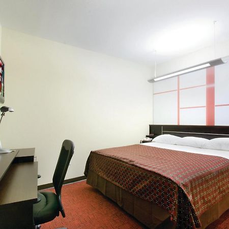 Red Roof Inn & Suites Beaumont Ngoại thất bức ảnh